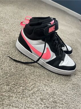 Nike girls Black White Pink Mid-Top Sneakers with Pink Swoosh